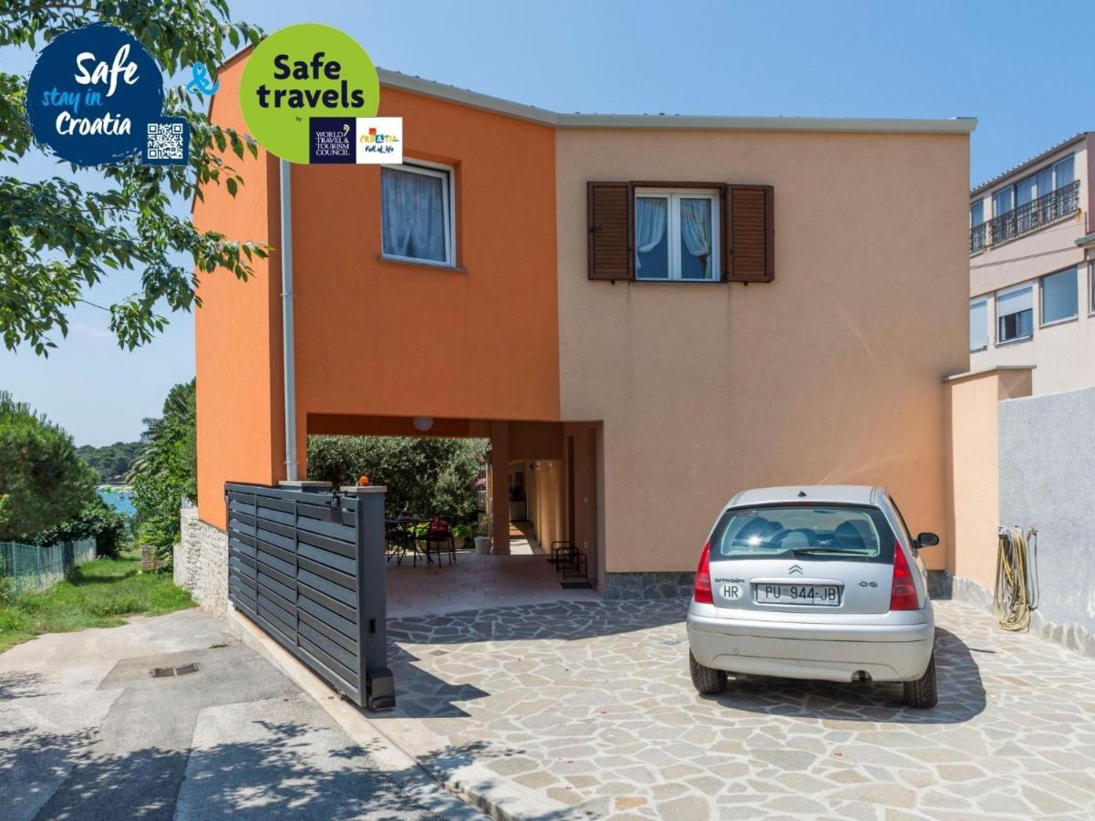 Apartments Petra Near Beach Veruda Exterior photo