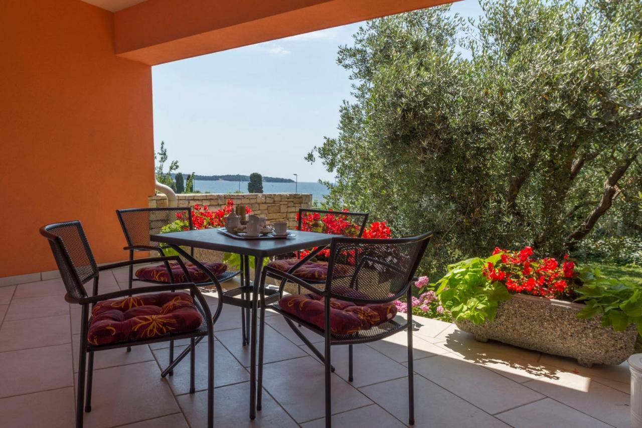 Apartments Petra Near Beach Veruda Exterior photo